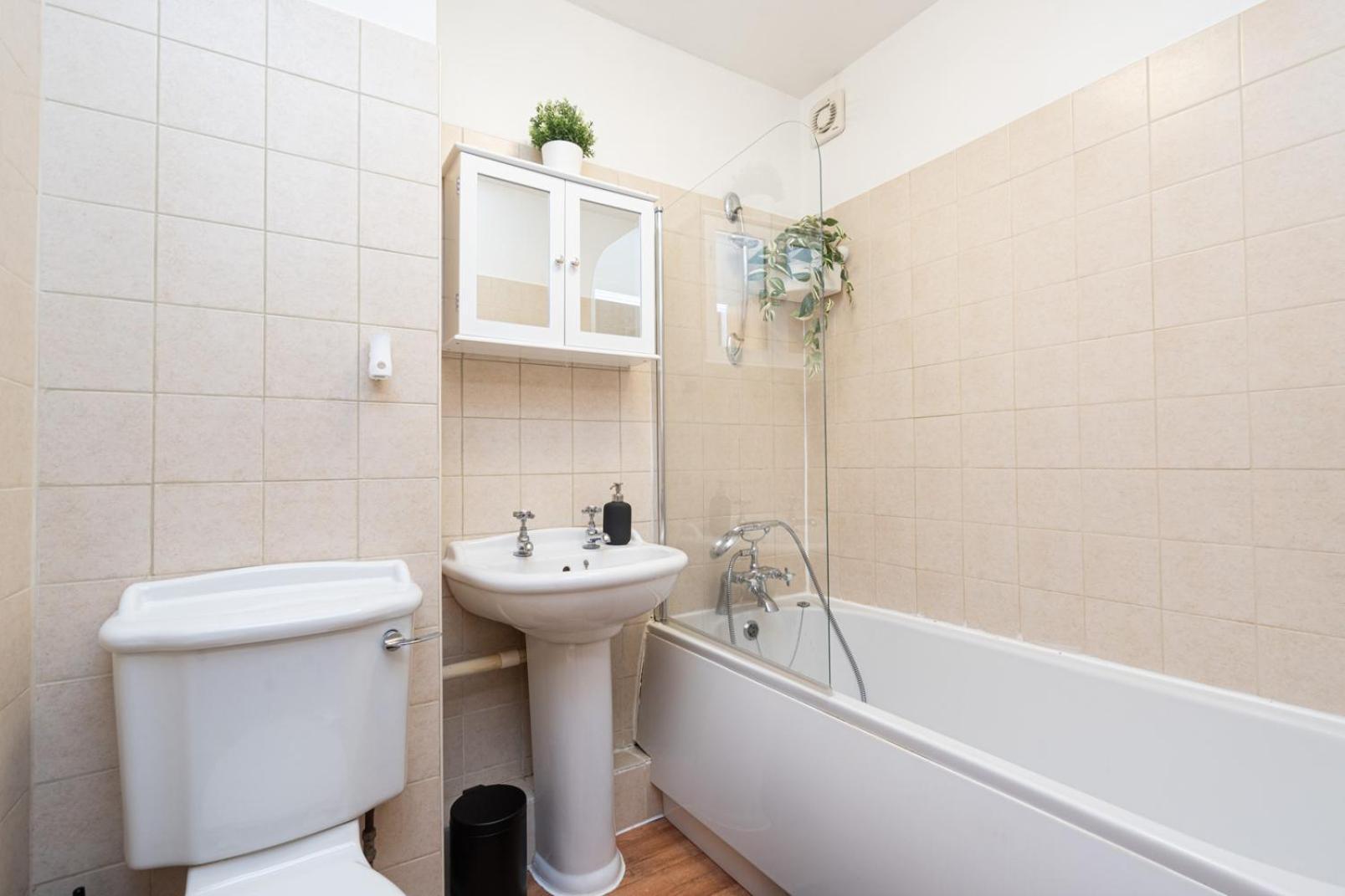 Apartment In Elephant & Castle With Parking Лондон Экстерьер фото
